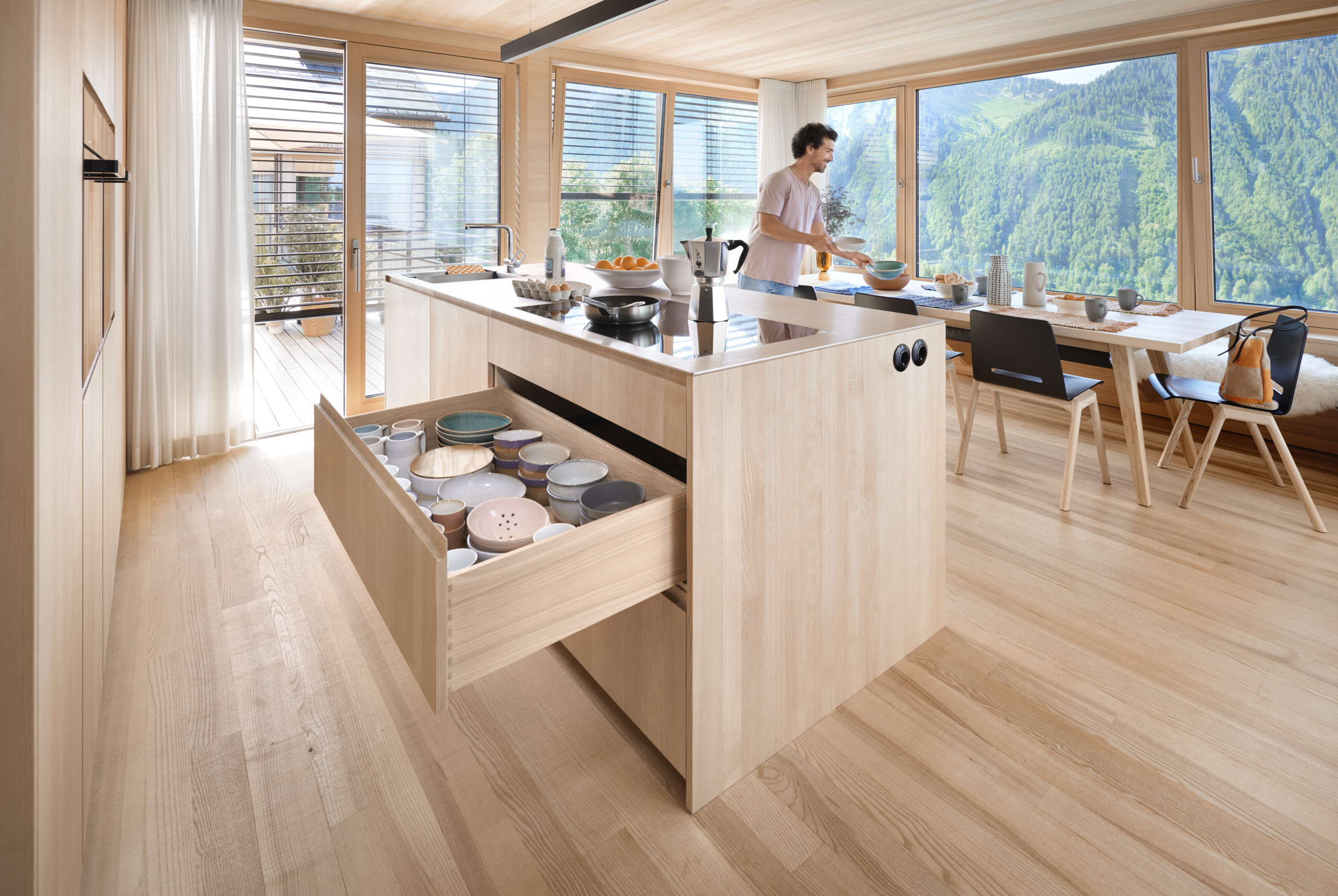 Blum LEGRABOX drawer system in kitchen